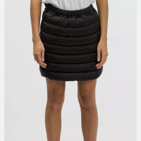 Nike x Stussy women's insulated skirt - Picture 2 of 7